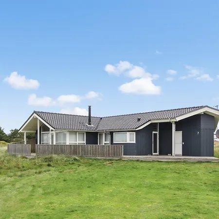 Ilkka - 400m From The Sea By Interhome *