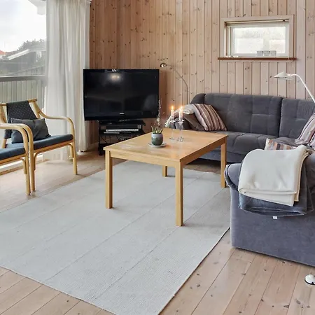 Ilkka - 400m From The Sea By Interhome *
