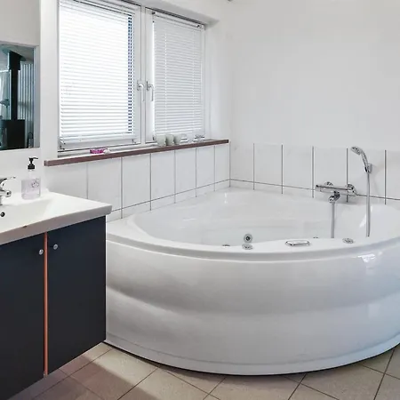 Ilkka - 400m From The Sea By Interhome *